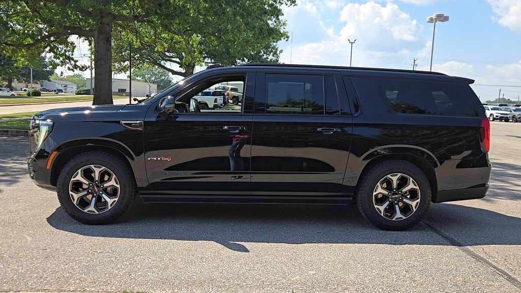 Used 2025 Black GMC AT4 Ultimate image 5