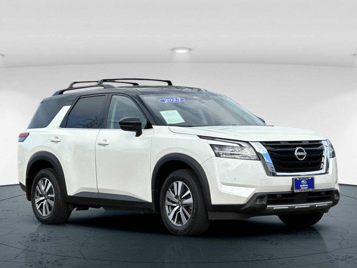 Used 2023 Pearl White Nissan SL 4D Sport Utility image 8