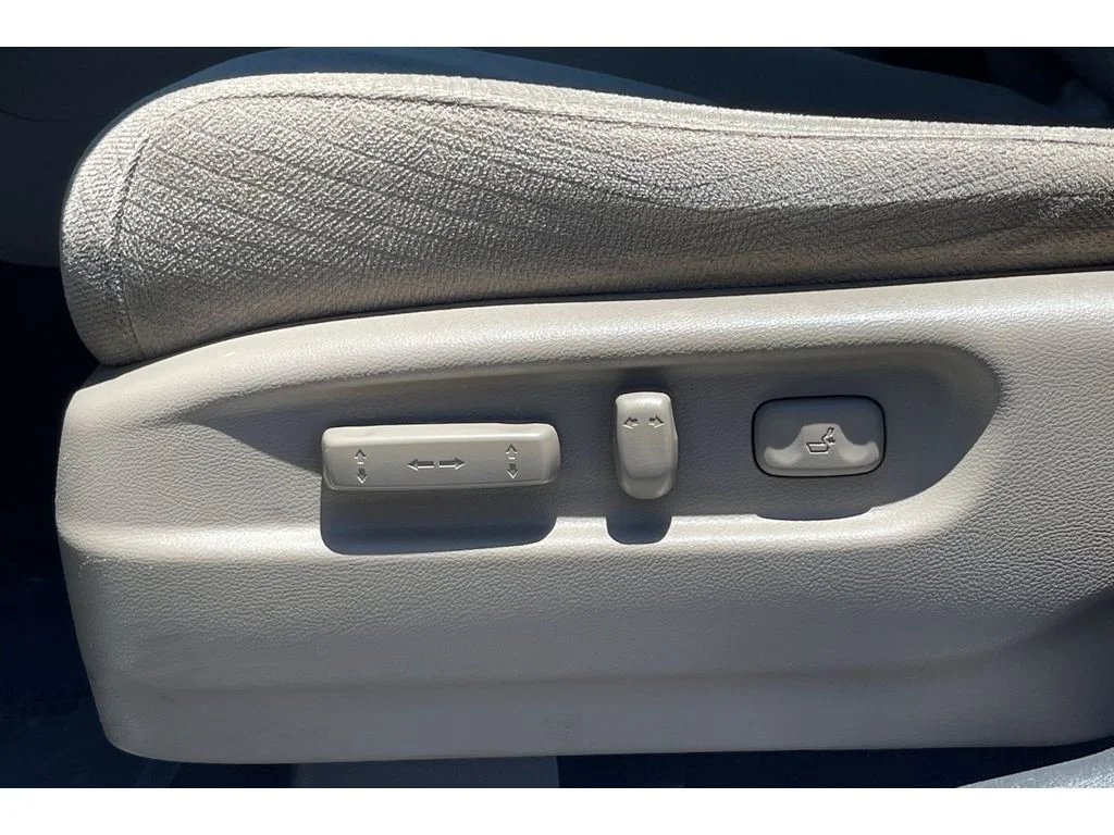 Certified Used 2018 White Diamond Pearl Honda EX image 13