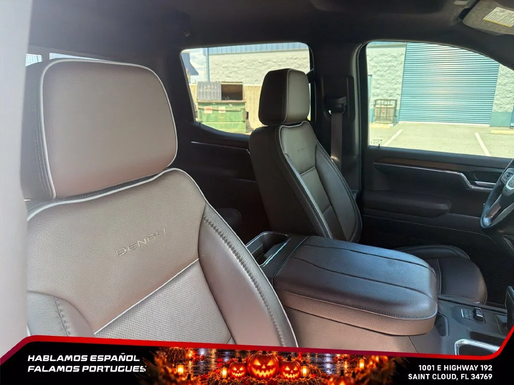 Used 2025 White Frost Tricoat GMC Denali image 35