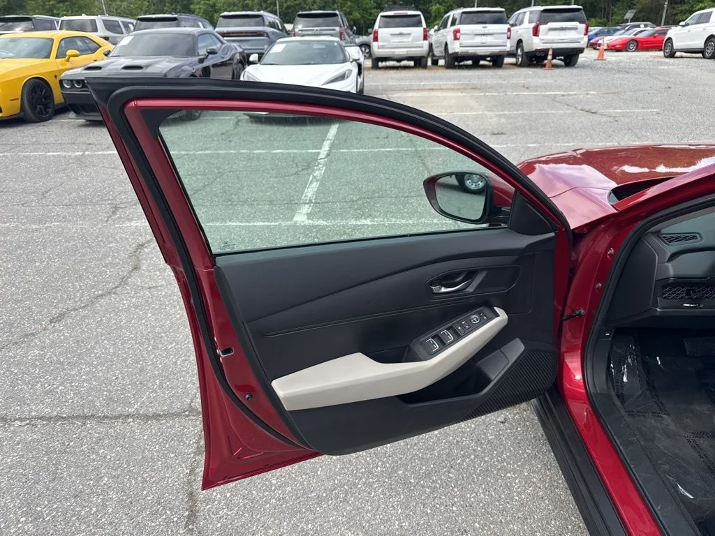 Used 2025 Red Honda LX image 25
