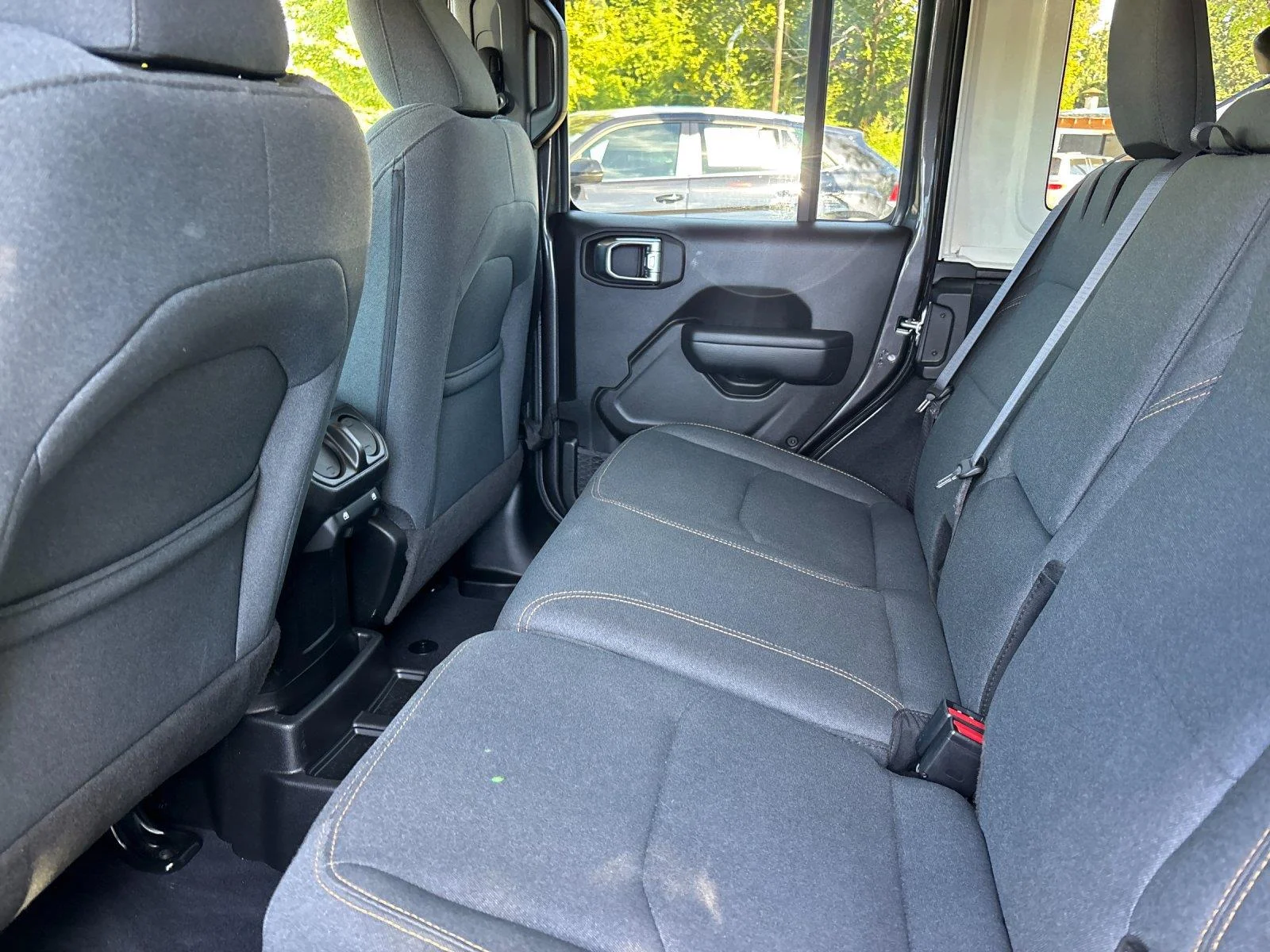 Used 2024 Granite Crystal Metallic Clearcoat Jeep Willys image 32