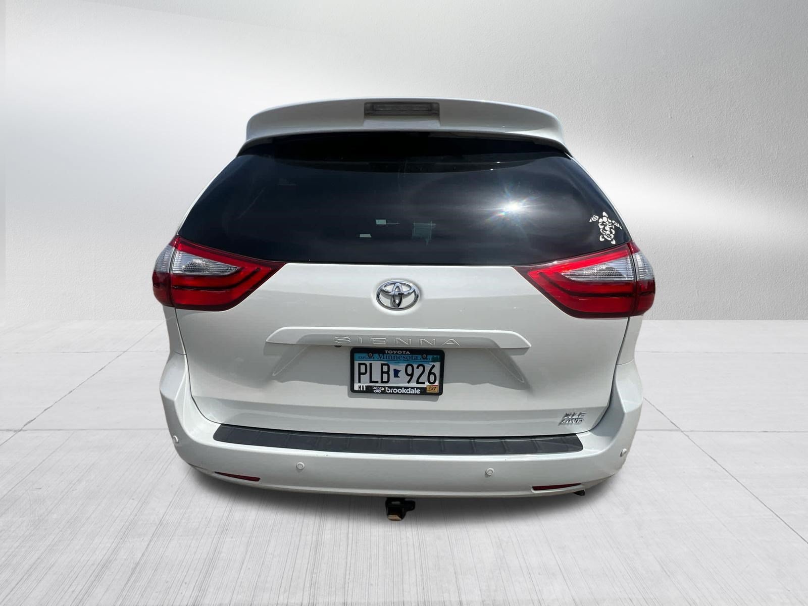 Used 2017 Blizzard Pearl Toyota XLE image 7