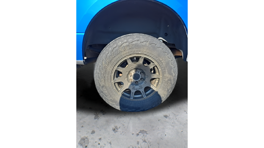 Used 2016 Blue Flame Metallic Ford XLT image 21