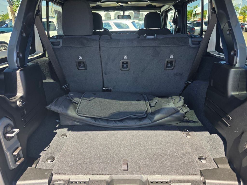 Used 2023 Gray Jeep Sport S image 19