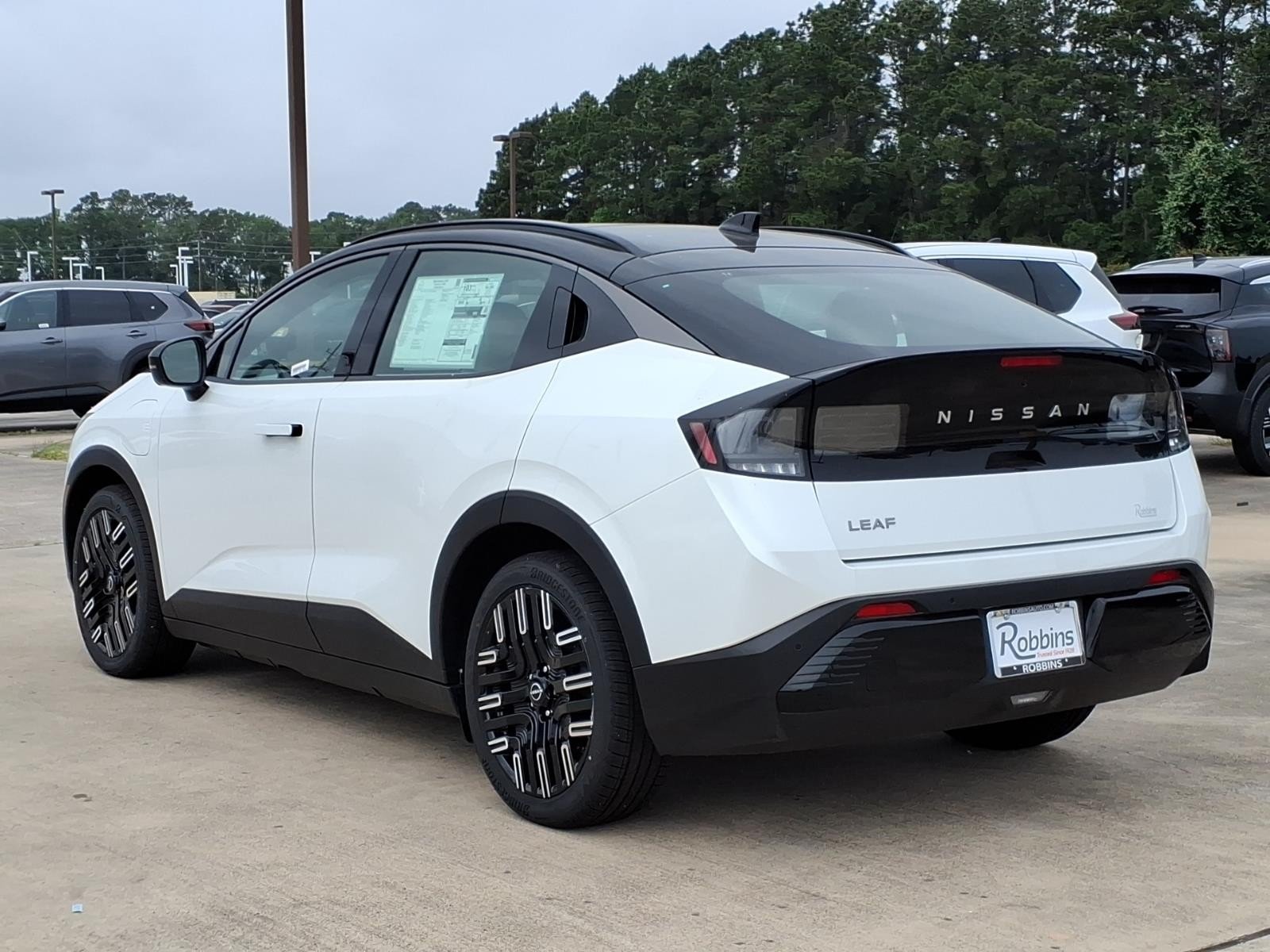 2026 Nissan LEAF photo 7 of 22