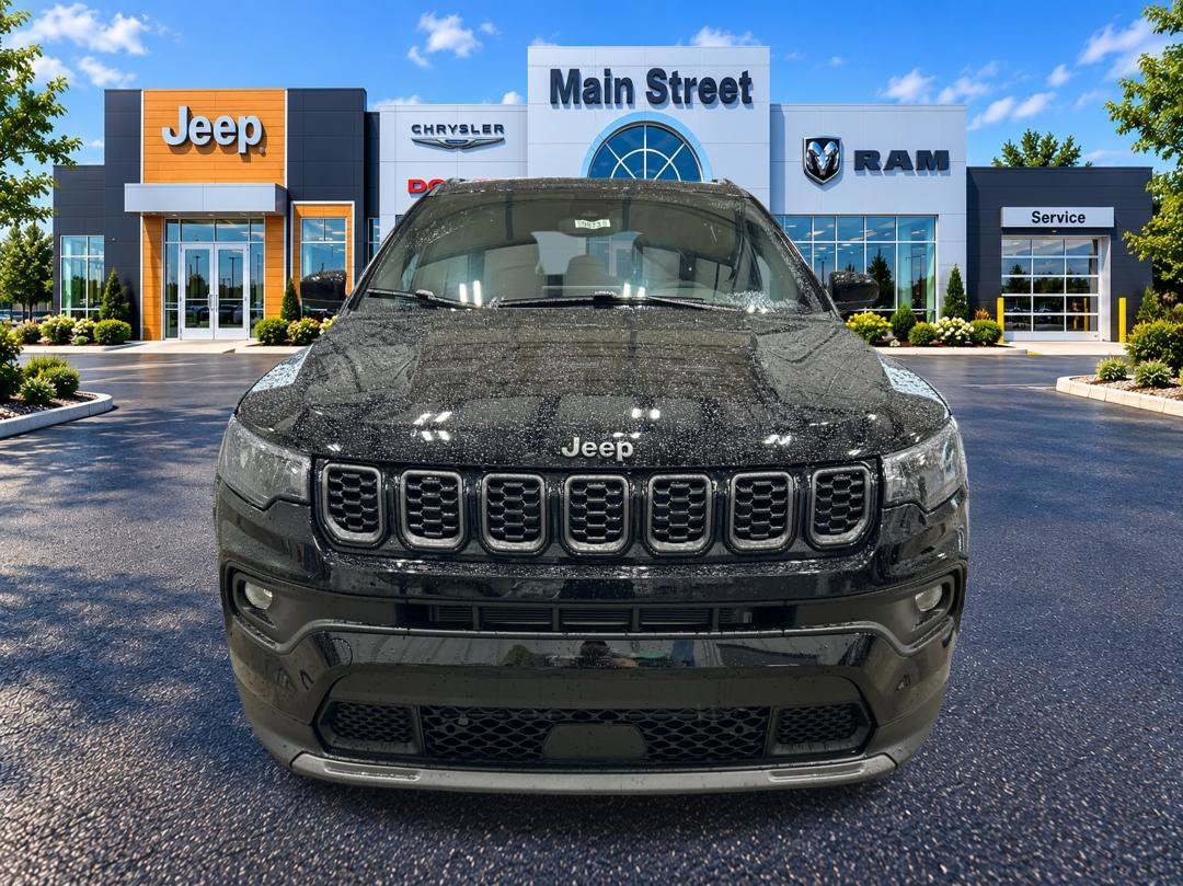 New 2026 Diamond Black Crystal Pearl-Coat Exterior Paint Jeep Latitude Altitude image 8