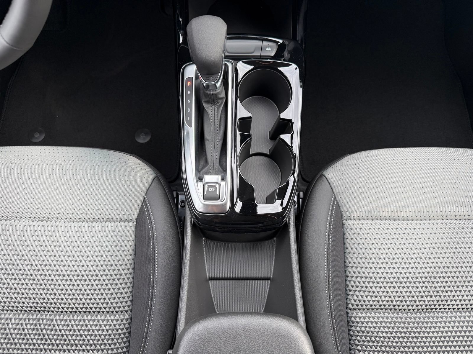 New 2026 Summit White Chevrolet LT image 27