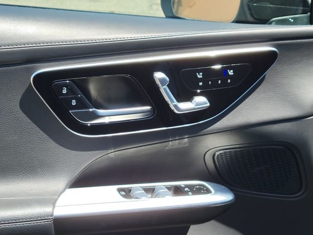 Used 2023 Black Mercedes-Benz GLC 300 image 18