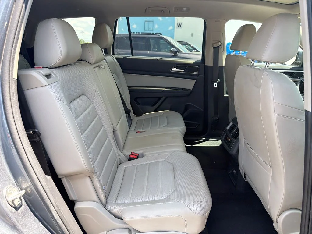Used 2019  Volkswagen SEL Premium image 49