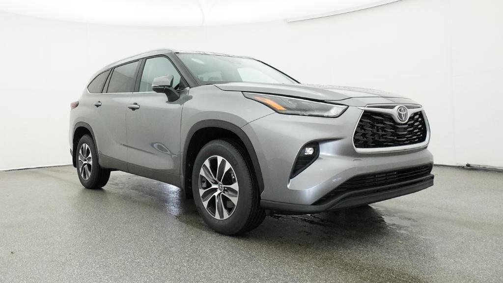 New 2026 Heavy Metal Toyota XLE image 11