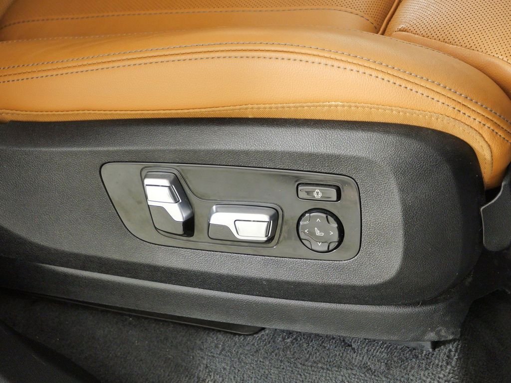 Used 2021 Phytonic Blue Metallic BMW xDrive40i image 23