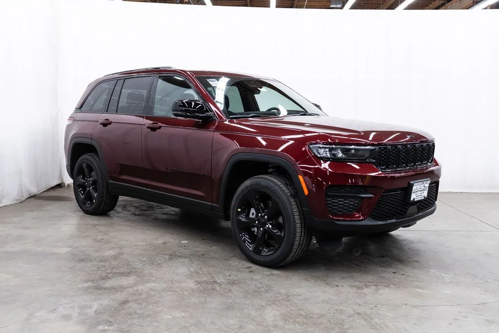 2025 Jeep Grand Cherokee Altitude X 4x4's photo