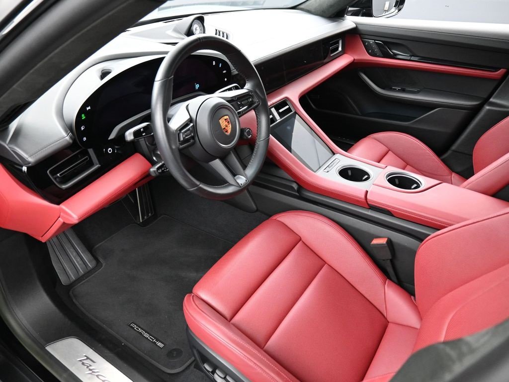 2022 Porsche Taycan Turbo photo 3