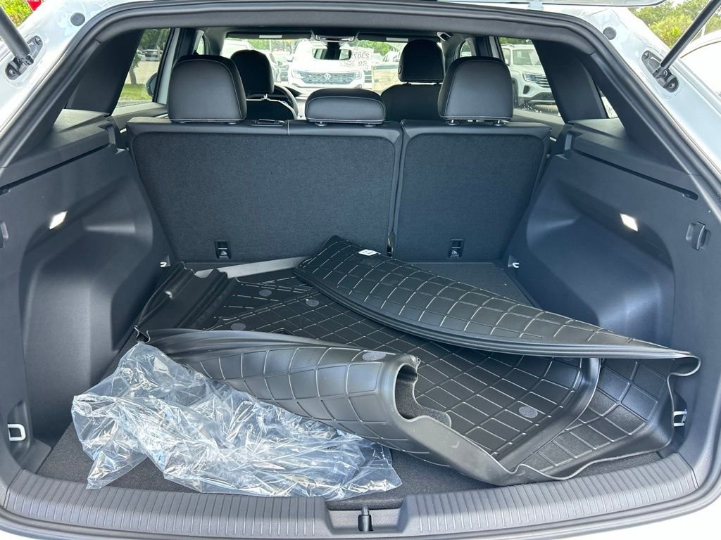 New 2026 White Volkswagen 2.0T SE image 50
