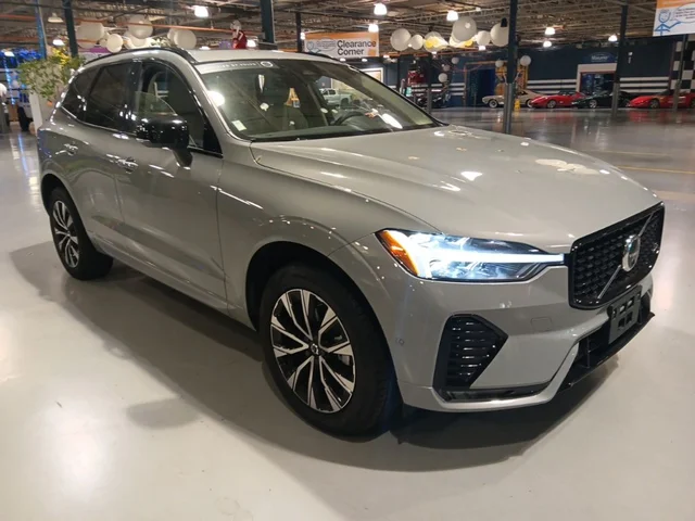 2024 Volvo XC60 B5 Plus Dark Theme