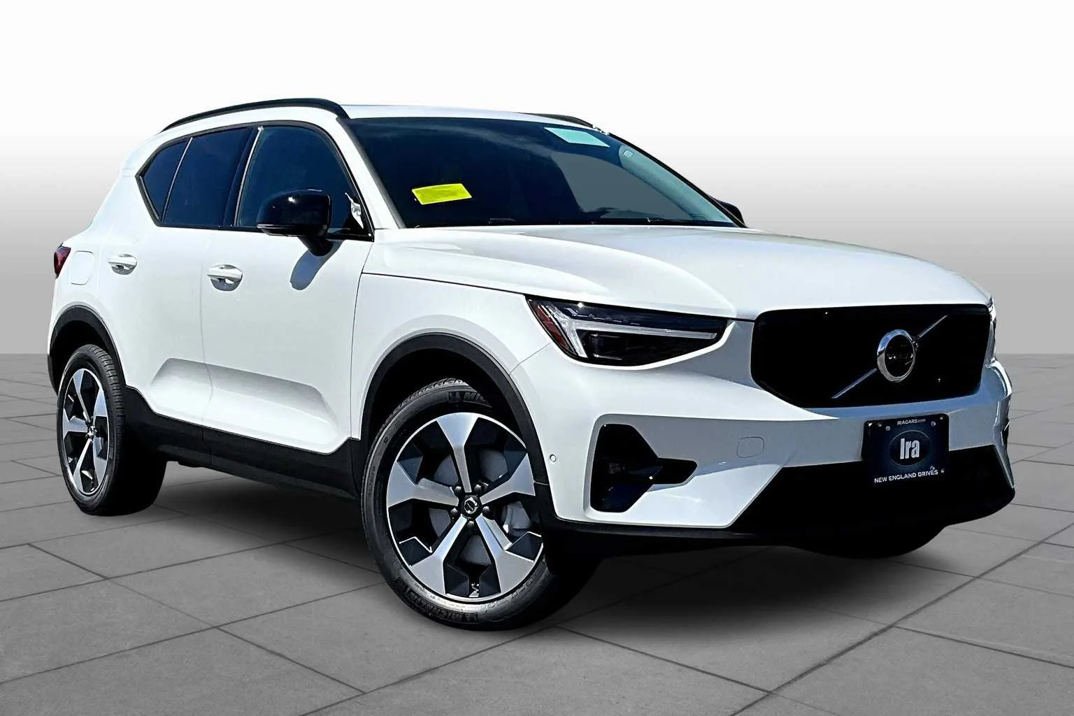 New 2026 Crystal White Volvo Plus image 17