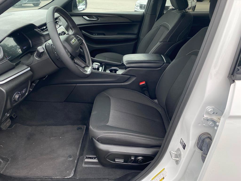 Used 2025 Bright White Clearcoat Jeep Laredo image 9