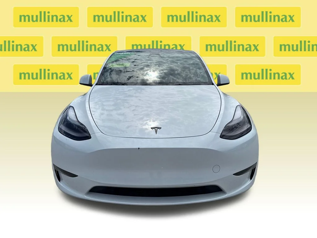 Used 2024  Tesla Long Range image 9