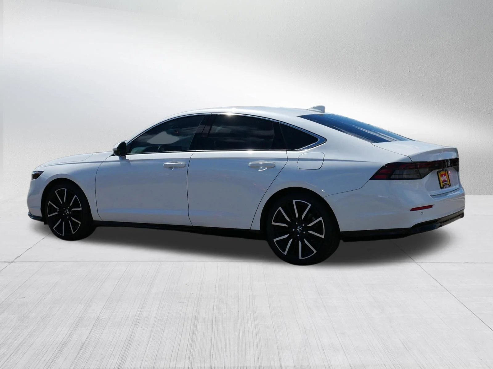 Used 2025 Platinum White Pearl Honda Touring image 5