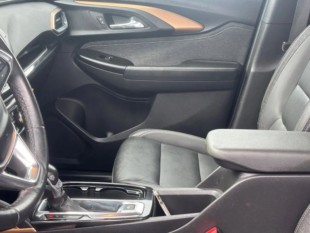 Used 2022 Red Chevrolet ACTIV image 9