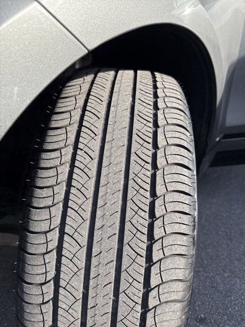 2019 Land Rover Range Rover Velar SE photo 2