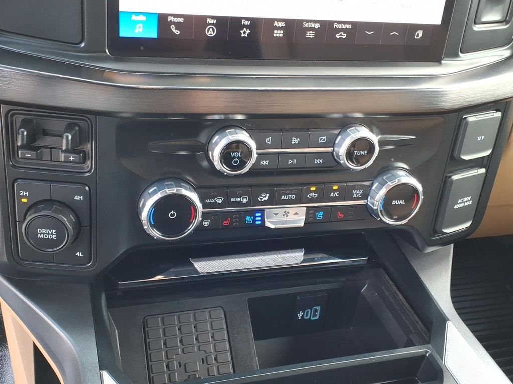 Used 2023 White Ford Lariat image 19