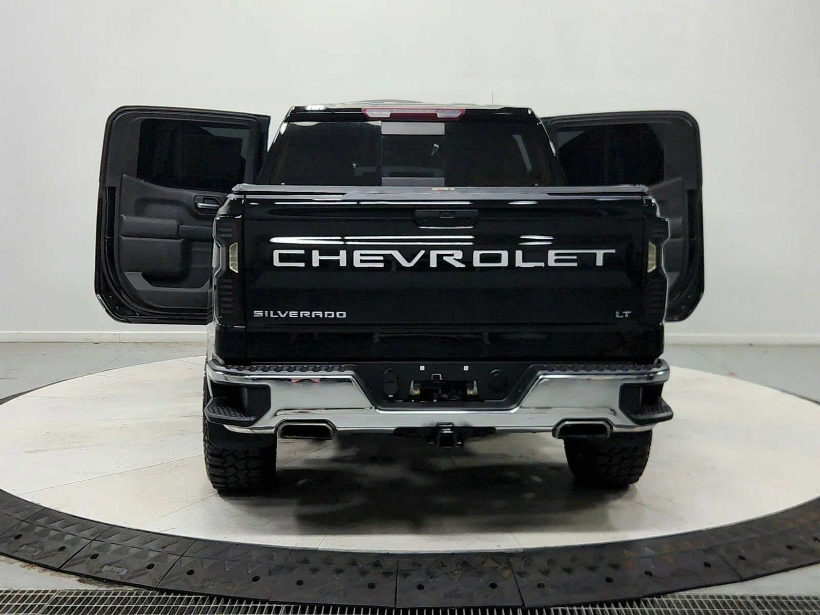 Used 2020 Black Chevrolet LT image 15