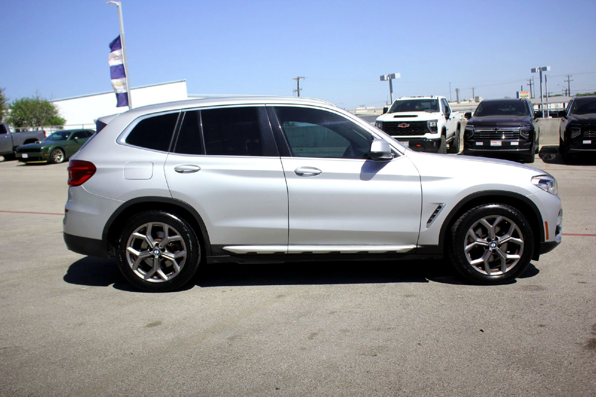 Used 2021 Glacier Silver Metallic BMW sDrive30i image 4