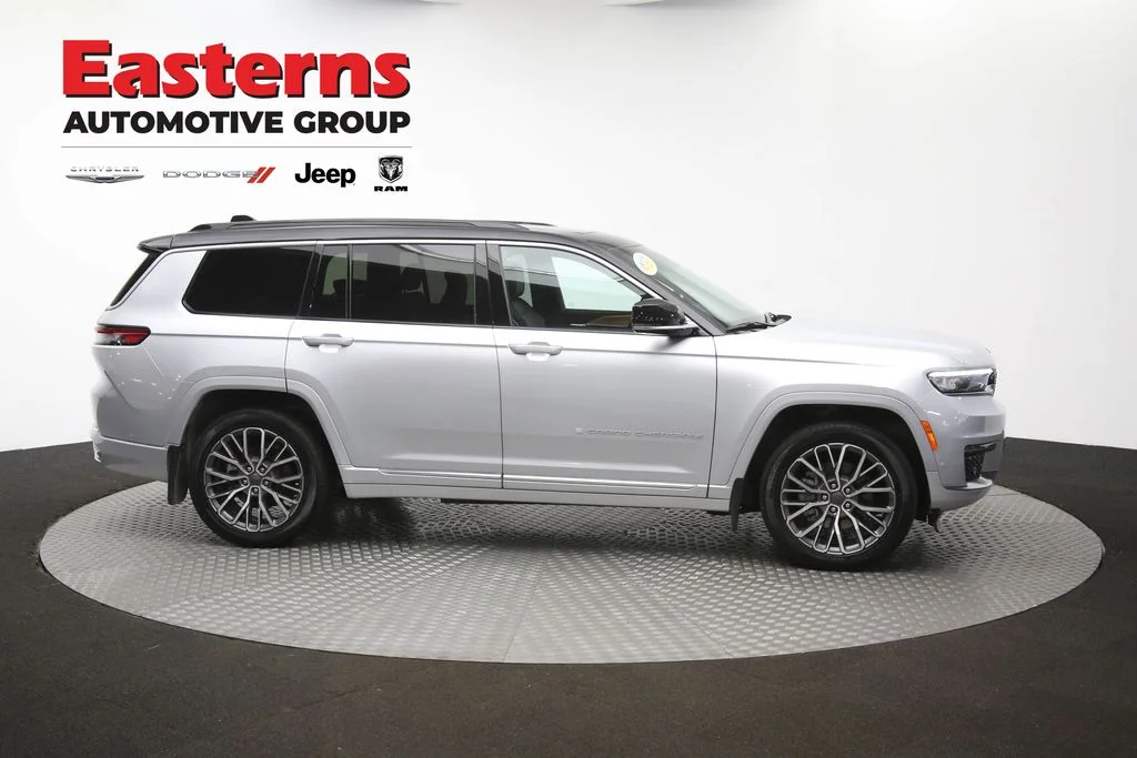 Used 2024 Silver Jeep Summit image 50