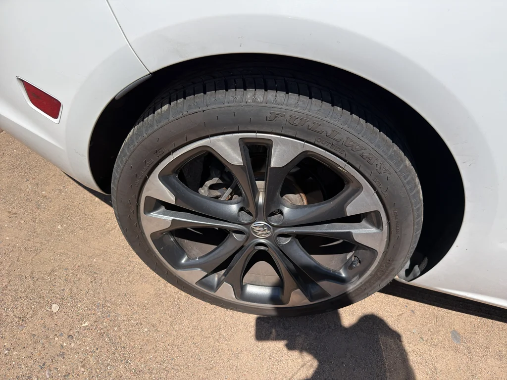 Used 2018 Summit White Buick Premium image 3