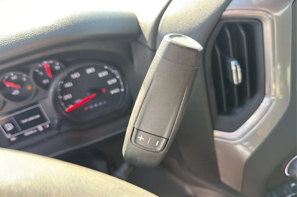 Used 2023 STERLING GRAY METALLIC Chevrolet Custom image 31