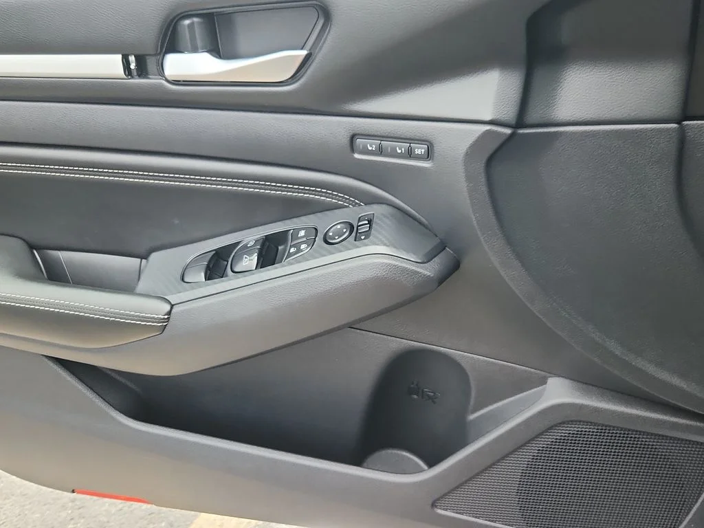 Used 2019 Gray Nissan 2.5 Platinum image 7