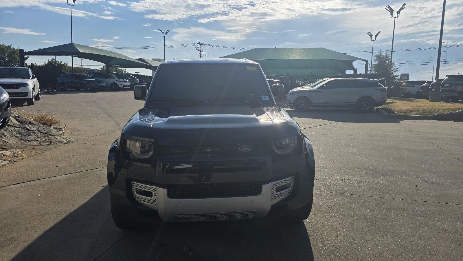 Used 2025 Santorini Black Land Rover S image 6