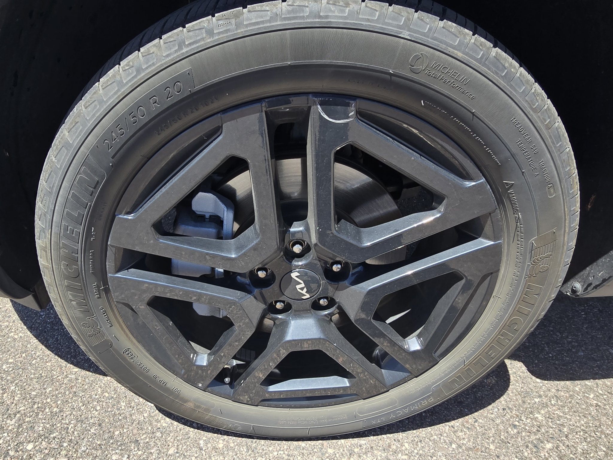 Used 2024 Gravity Gray Kia EX X-Line image 9