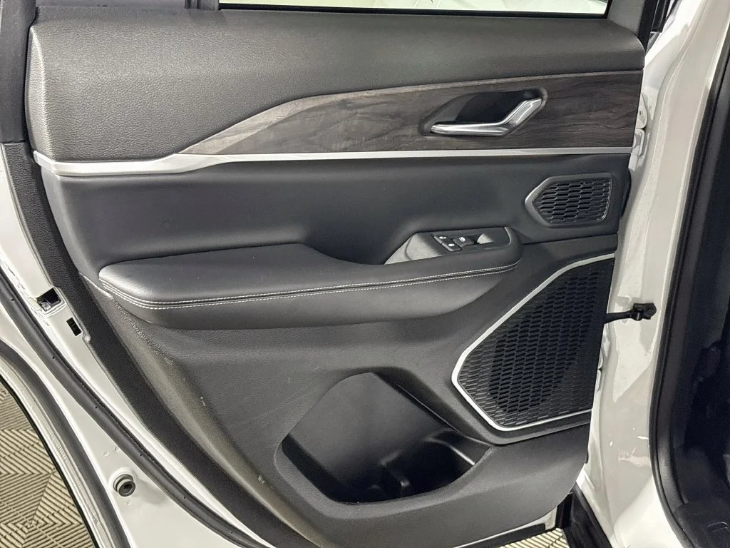 Used 2024 White Jeep 4xe image 20