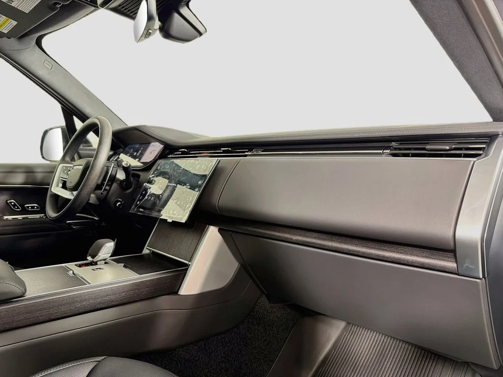 New 2026 Varesine Blue Land Rover SE image 31