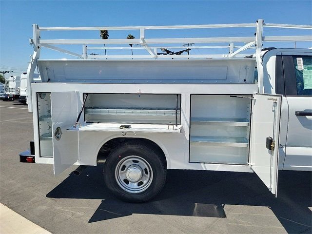 2025 Ford F-350 Super Duty Chassis Cab XL - Photo 13
