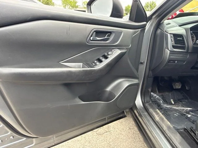 Used 2024 Gray Nissan S image 32