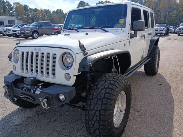 Used 2018 White Jeep Unlimited Sahara image 6