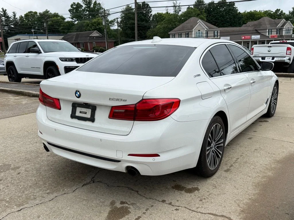 Used 2018 White BMW 530e iPerformance image 6