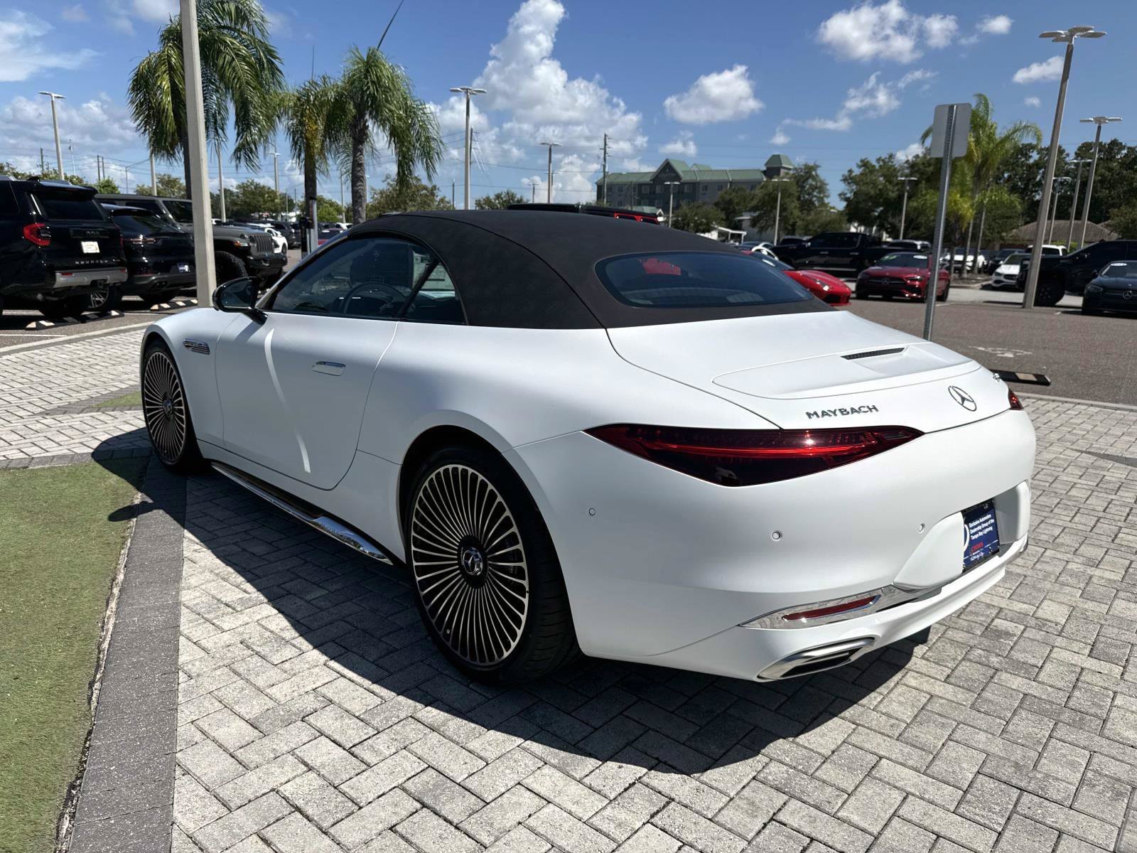 New 2027 Moonlight White Mercedes-Benz Maybach  680 Monogram Series Roadster image 15