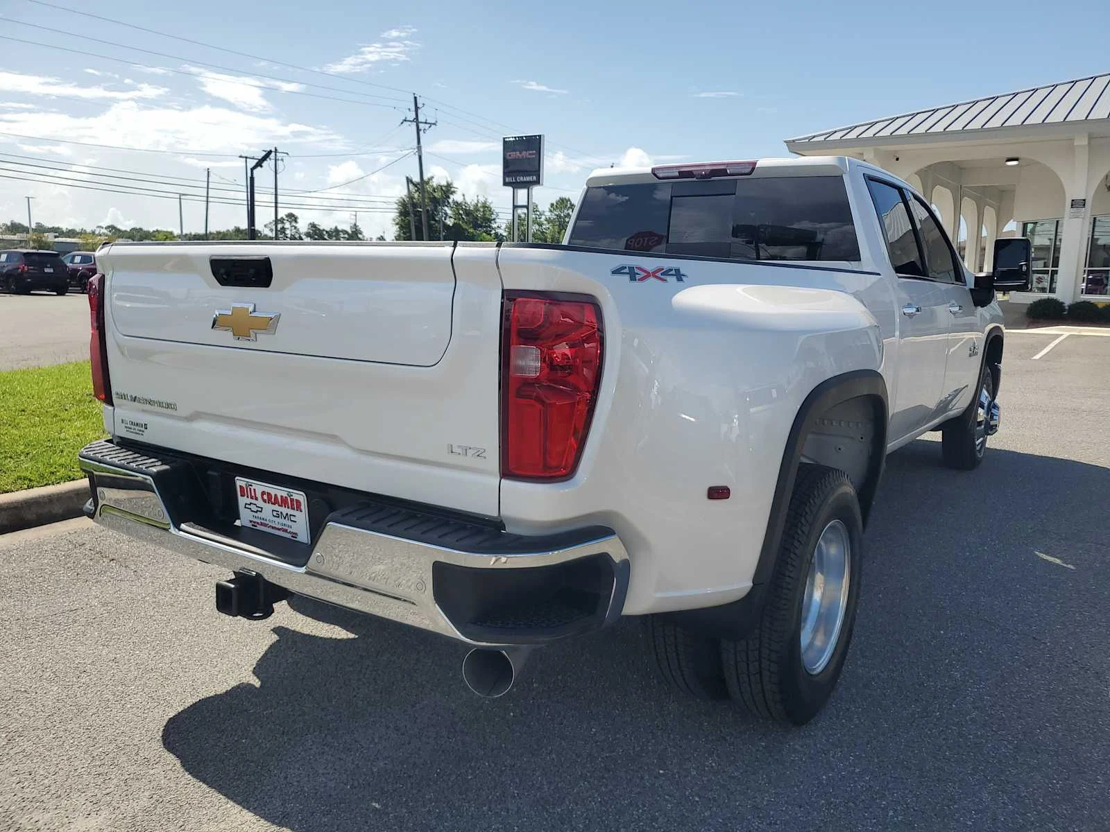 Used 2024 Iridescent Pearl Tricoat Chevrolet LTZ DRW image 8