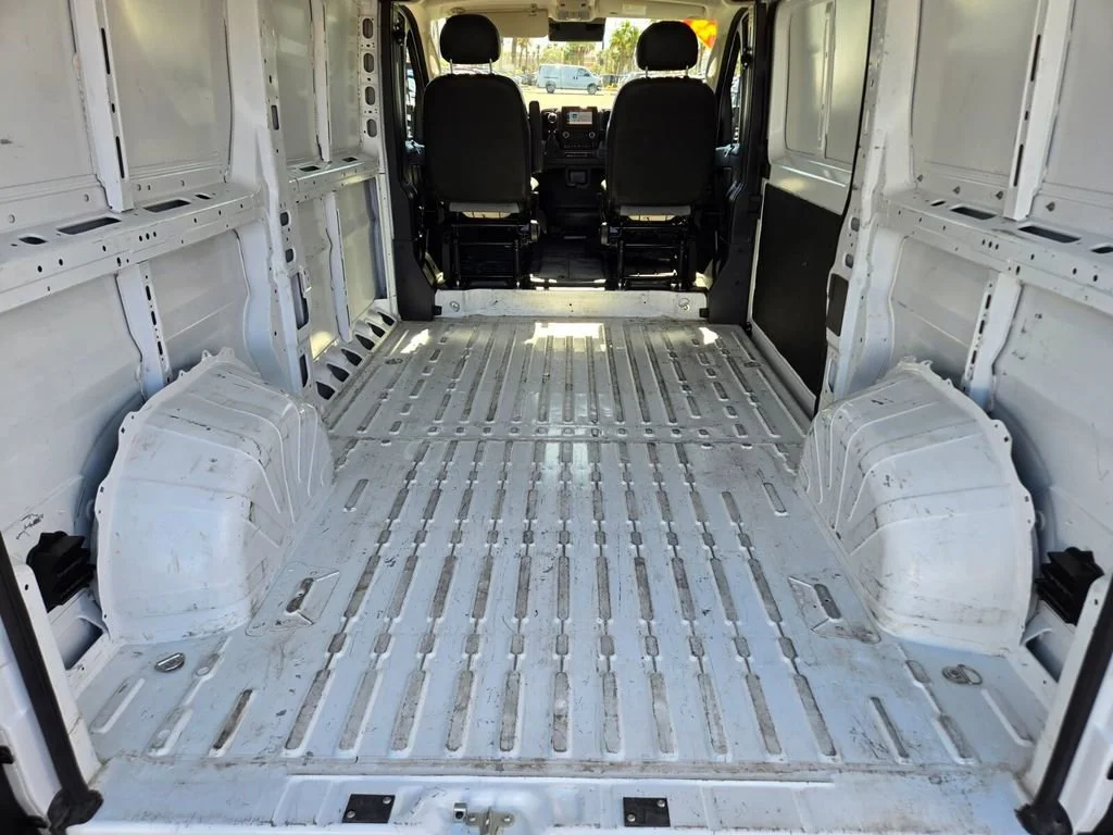 Used 2025 Bright White Clea Ram Tradesman image 11