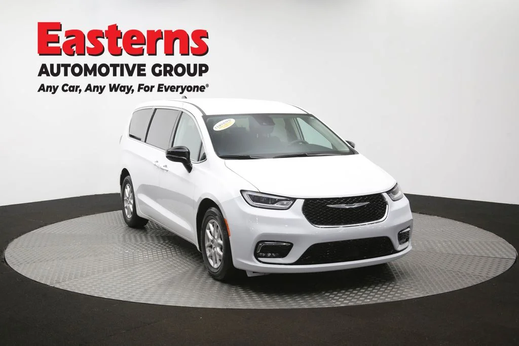 Used 2024 White Chrysler Touring L image 51