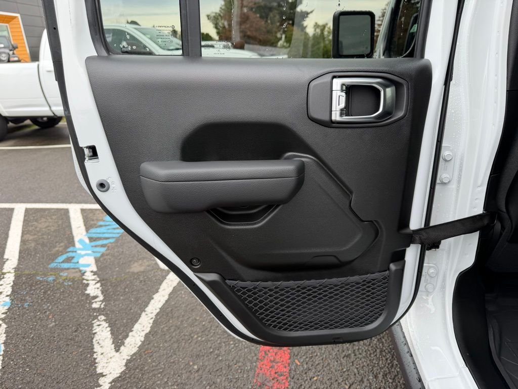 New 2026 Bright White Clearcoat Jeep Rubicon image 28