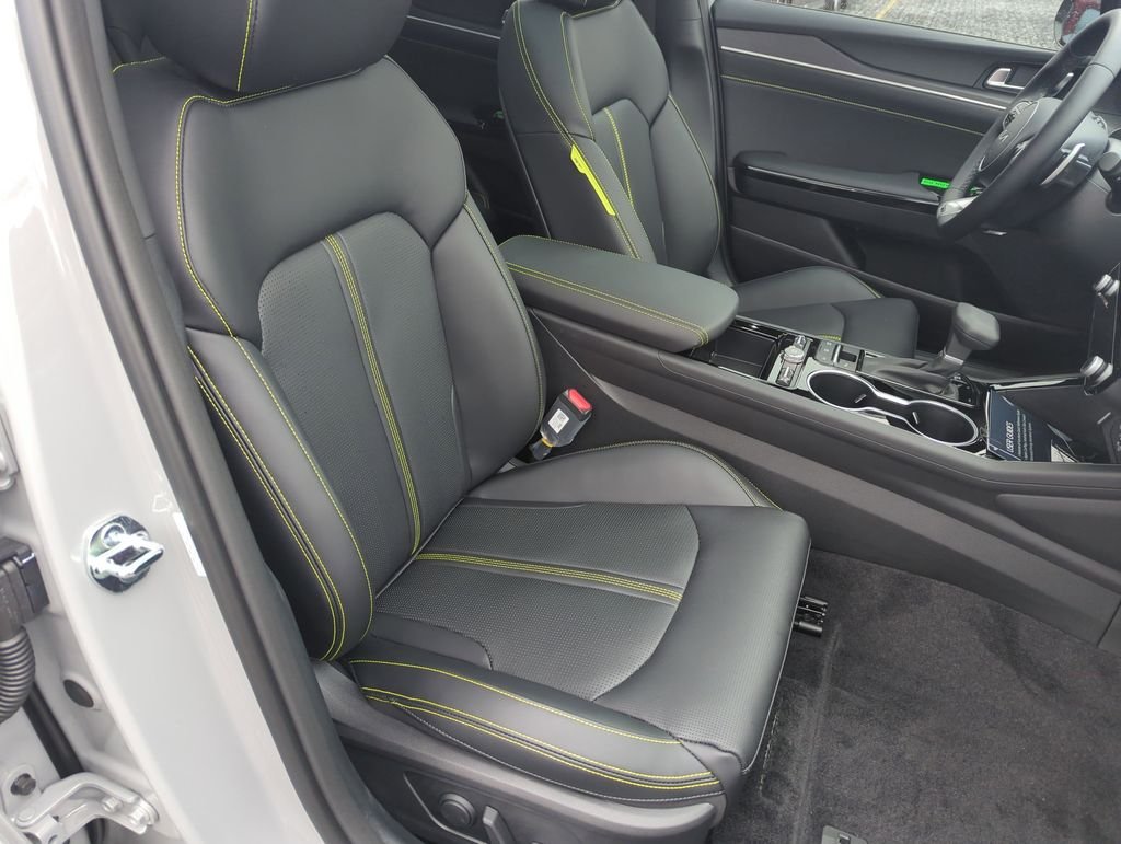 New 2026 Wolf Gray Kia GT image 37