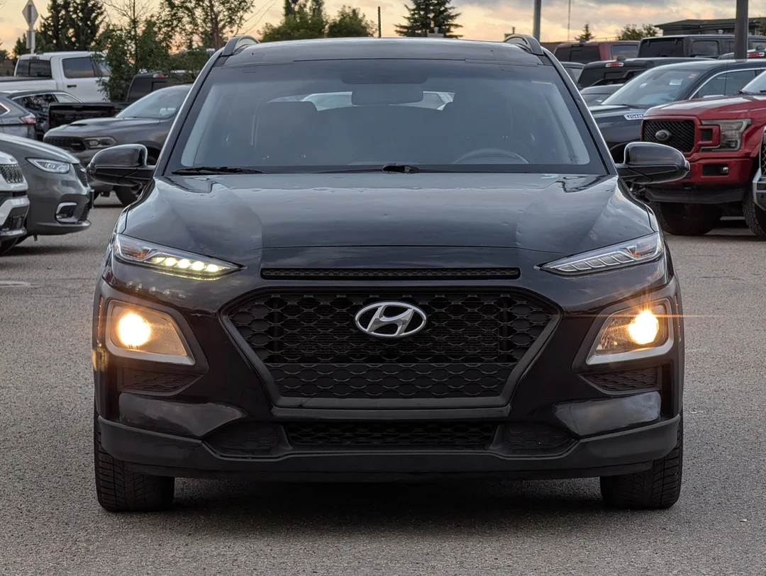 Used 2020 Black Hyundai Essential - - FWD - 2.0L 4-Cyl - Lane Keep Assist - Forward Collision Warning - Backup Cam & More! image 3