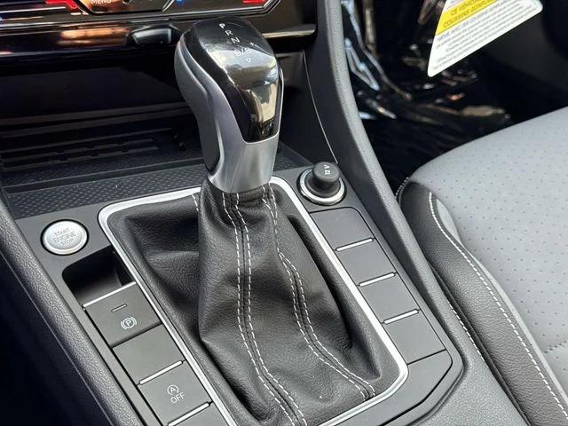 2025 Volkswagen Jetta SE - Photo 22