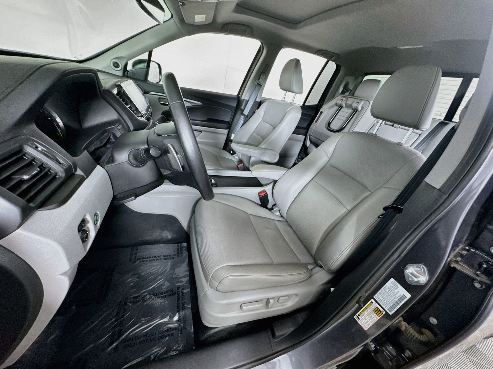 Used 2023 Modern Steel Metallic Honda RTL image 12